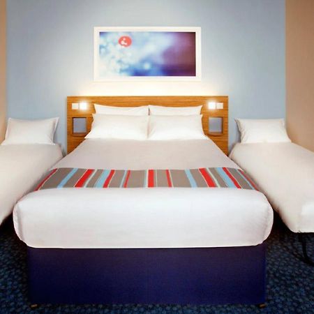 Travelodge Maidenhead Central Bagian luar foto